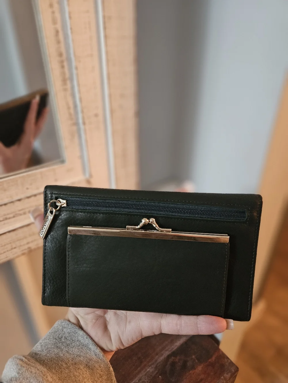 Buxton Vintage Dark Green Leather Women's Clutch Wallet Witg Kisslock